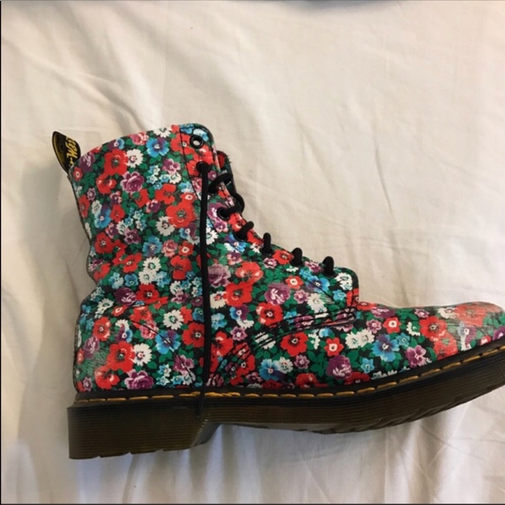 Floral/Pascal Print Dr. Martens/ Docs